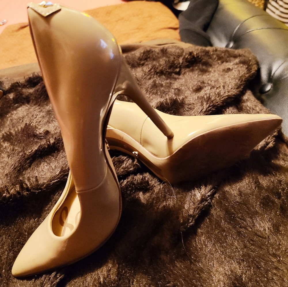 Sam Edelman pointed toe nude heels